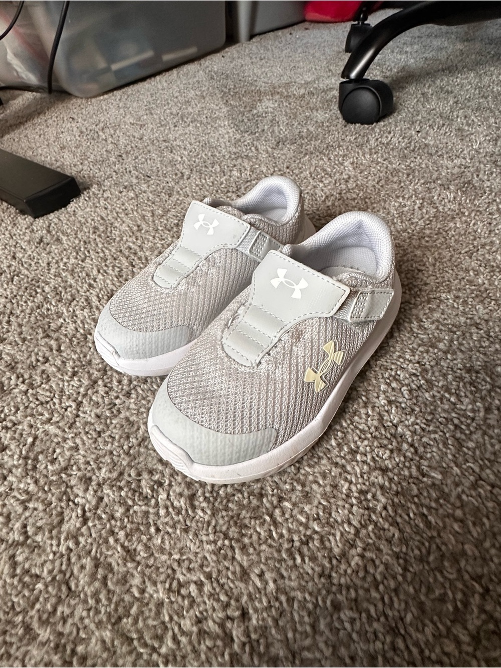 Toddler under armor shoes